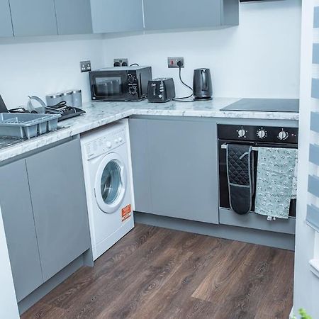 Aylesbury Apartment 1 With Free Parking 외부 사진