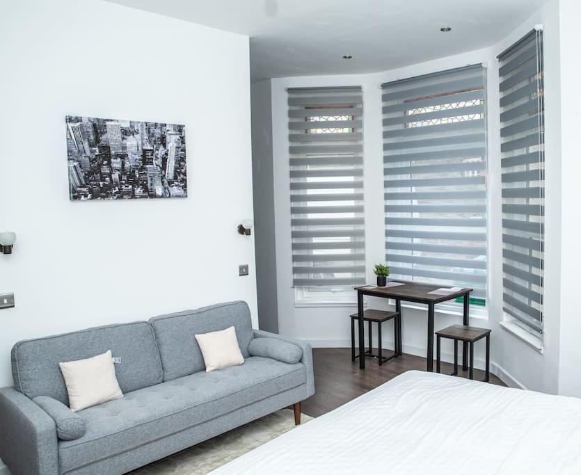 Aylesbury Apartment 1 With Free Parking 외부 사진